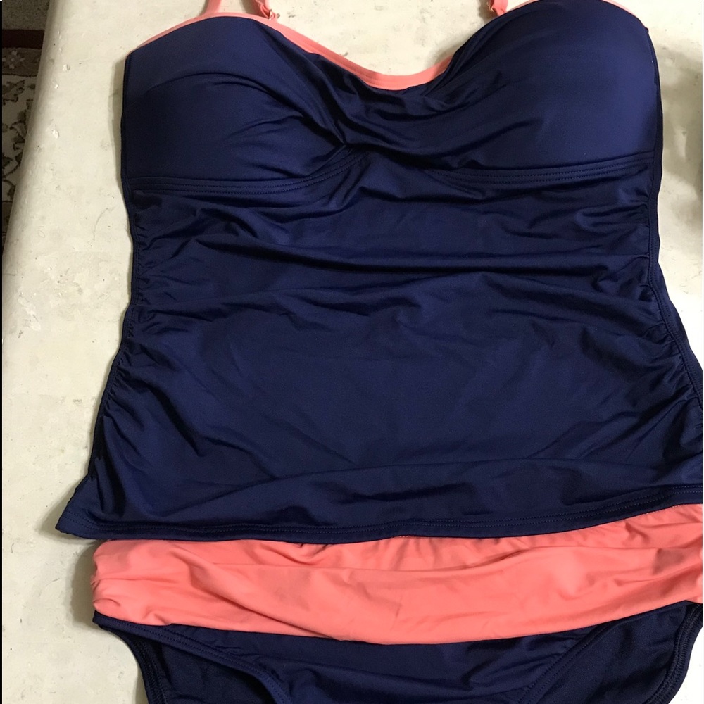 Tommy Bahama Ladies M Bathing Suit